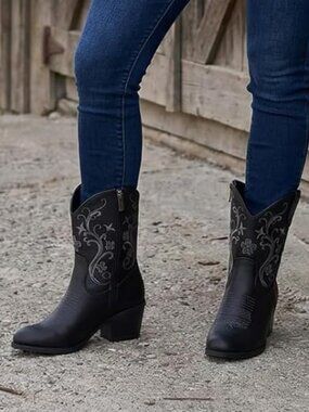 Woman's Leather Western Cowboy Ankle Booties Heeled Pointed Toe Shoes Black